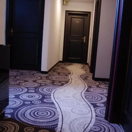 Отель Du Cheval Blanc Depuis 1785