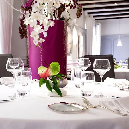 Hotel Du Cheval Blanc Depuis 1785 4*