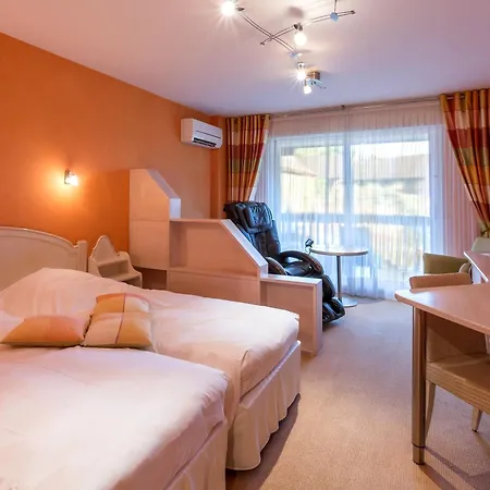 Du Cheval Blanc Depuis 1785 Отель